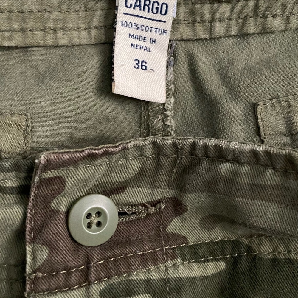 New cargo shorts size 36 - Picture 5 of 5